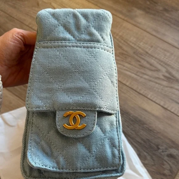 Chanel 25 Light Blue denim Jean Quilted Bag with Gold Chain look a like - Picture 8 of 9